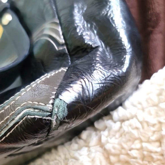 Vintage Coach Women's Patent Leather and Suede Inlaid Purse Bag - Picture 15 of 16